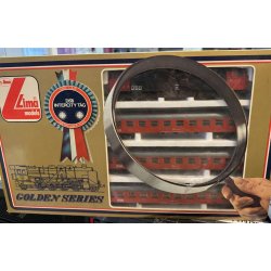 Lima HO 105352sh DSB starts�t MZ 1401 med 3 personvogne styrboks og skinner til DC j�vnstr�m drift