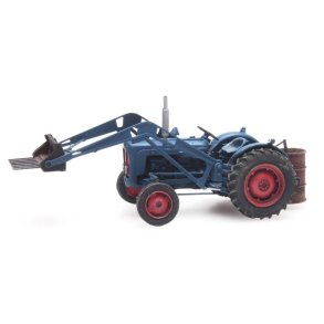Artitec HO 387.313 Traktor Fordson med frontl�sser. F�rdig model