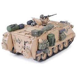Tamiya 35265 U.S. M113A2 Armored Personnel Carrier Desert Version byggest Skala 1:35