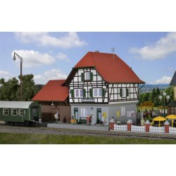 Viesmann HO 49517 station Osterheide med lys