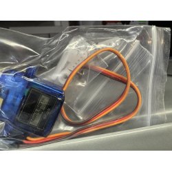 Servo Micro Motor 9G SG90 kan bruges som en d�r �bner, da man selv kan bestemme vinklen