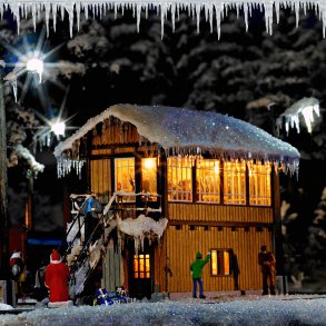 Busch HO 1143 Istapper i halvgennemsigtig frostoptik til hustage osv. 10 sprjter hver 10 cm lang.