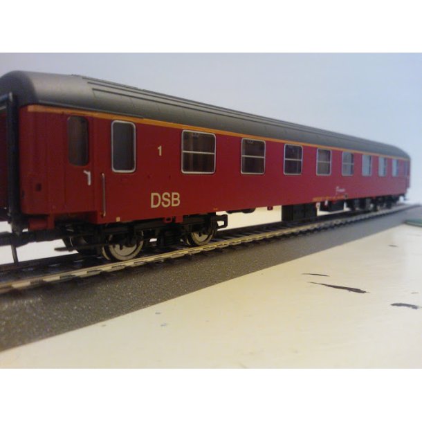 Heljan 6011 DSB  personvogn 1 kl. 