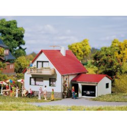 Auhagen HO/TT 12222 Hus med garage