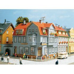 Auhagen HO/TT 12249 Hj�rne by ejendom med pub