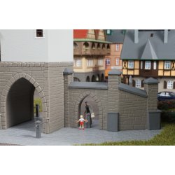 Auhagen HO/TT 12342 Bymur med indgang portal