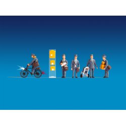 Noch HO 17560 figur st postbud med LED lys p cyklen 