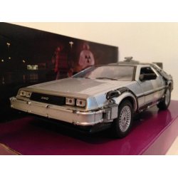 Welly 22443 Back To The Future 1 Delorean Time Machine metal bygget skala.1:24