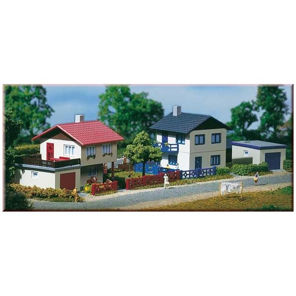 Auhagen spor N 14462 Forstads huse med garage
