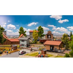 Faller HO 190141 st ved jernbaneoverskringen