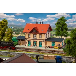 Faller HO 191742 Ochsenhausen station 308 x 140 x 142 mm.