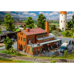 Faller HO 191762 Klokkestberi. Dimensioner: 240 x 170 x 167 mm.