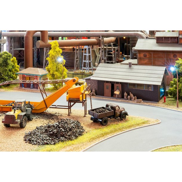 Faller HO 191841 Opbevaringsskur med transportb�nd. 172 x 95 x 71 mm, 199 x 60 x 65 mm