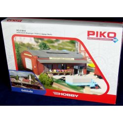 Piko HO 61833 Kuffert fabrik Mopsinger. &lrm;Dimensioner: 210 x 150 x 90 mm&lrm;. Byggest