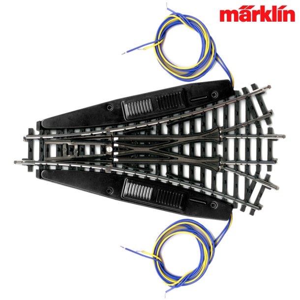 Mrklin 2270 K trevejs sporskifte med 2 elektromagnetiske drev. 168,9 mm / 2 x 22,30 grader.