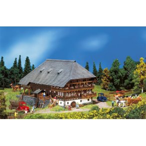 Faller 232258 spor N Schwarzwald Farm 148 x 153 x 90 mm.