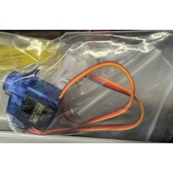 Servo Micro Motor 9G SG90 kan bruges som en d�r �bner, da man selv kan bestemme vinklen