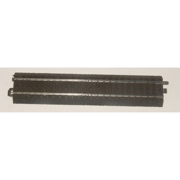 M�rklin 24951 overgang fra C til M skinne L 180 mm.