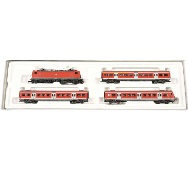 Mrklin 26507 DB AG E-Lok BR 143 S banetogst med styrvogn og indvendig belysning samt strmfrende