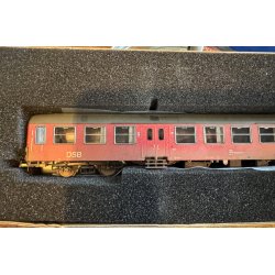 Heljan 5073 DSB patineret af trinbr�ttet Aarhus personvogn Bn/Bns
