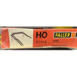 Faller HO 179 fodg�ngerbro. Bygges�t