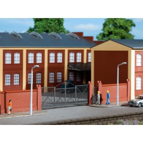 Auhagen HO 41622 murstensmur med gitterporte