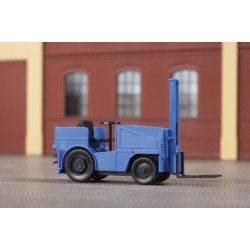 Auhagen HO 41636 Lille traktor med anhnger og redskaber