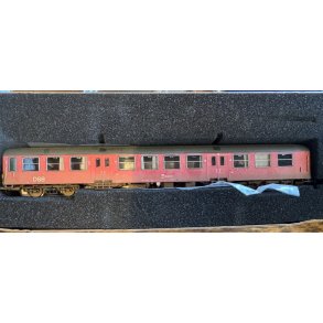 Heljan 5073 DSB patineret af trinbr�ttet Aarhus personvogn Bn/Bns