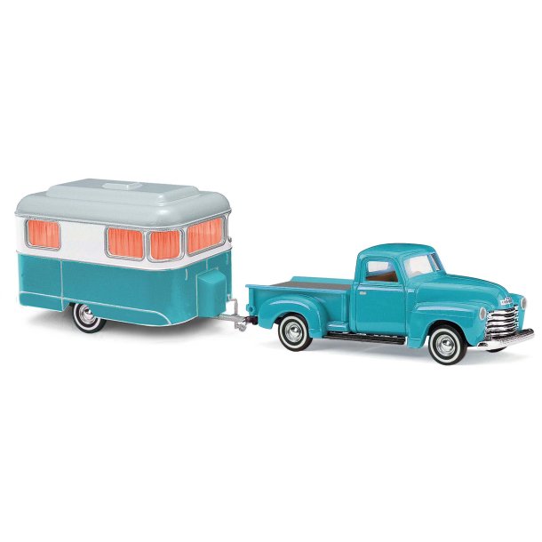 Busch HO 48243 Chevrolet Pick-up, + Nagetusch Caravan