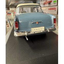 Revell 08880 sj�lden Ford Taunus 12m "Streifen-Taunus" �rgang 1959 Regatta Blue White i metal skala 1:18 