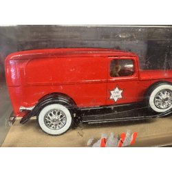 Solido die cast 452A Cadillac V16 �rgang 1931 Fire Chief Skala 1.43 brugt Leveres i uoriginal emballage