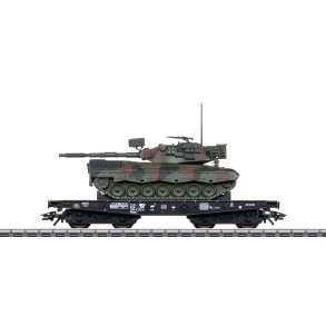 Mrklin 48876 DB svrgodsvogn type Rlmmps 650 lastet med en Leopard 1A1 hovedkampvogn. Nyhed 2025