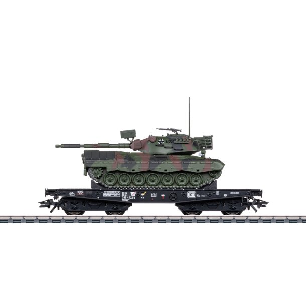 Mrklin 48876 DB svrgodsvogn type Rlmmps 650 lastet med en Leopard 1A1 hovedkampvogn. Nyhed 2025