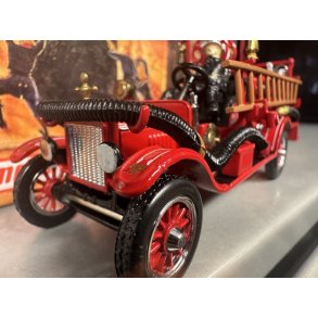 Matchbox YFE22-M die cast Ford T Fire Engine model �rgang 1916 skala 1:43