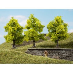 Auhagen HO 70935 Lvfldende trer lysegrn 7 cm hj 3 stk. 