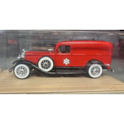 Solido die cast 452A Cadillac V16 �rgang 1931 Fire Chief Skala 1.43 brugt Leveres i uoriginal emballage