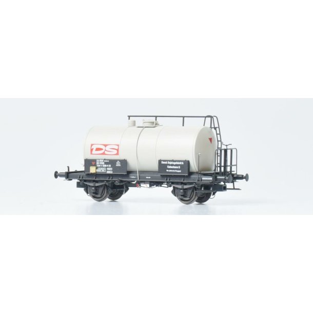 Dekas HO 871026 DSB tankvogn 24 RIV 86 DSB 725 1 528-4(DS) ca 1983-87. P� lager d.9.5.2026