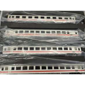 A.C.M.E HO 55329 DB personvogns�t 1-2 kl. Med 4 vogne