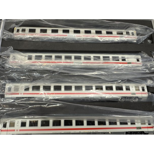 A.C.M.E HO 55329 DB personvogns�t 1-2 kl. Med 4 vogne