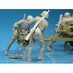 MiniArt 35081�SOVJETISK ARTILLERIBES�TNING P� MAN�VRE bygges�t skala 1:35