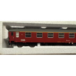 Heljan 6018 DSB Inter City personvogn 1 kl. Litra 51 86 18-80 003-2
