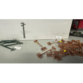 Telemaster 23/9 stk. Spor N Telemaster dobbelt ca 23 stk. Telemast grn ca 9 stk. Ca 6 cm hje