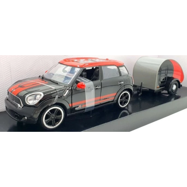 Motor max 79762 MINI COOPER Countryman S med rd og sort T-Caravan. Skala 1:24