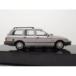 IXO clc391 Ford Sierra Ghia Estate Kombi �rgang 1988 silber. Skala 1:43 