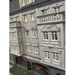 Pola HO 111 frdigsamlet byhus med pizzeria Indbygget lys Brugt Stand se billeder