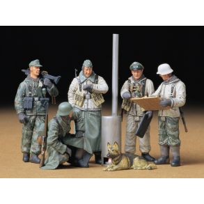 Tamiya 35212 TYSKE SOLDATER TIL FELTBRIEFING skala 1:35