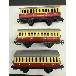 Lot 7 Fleischmann HO 3 gamle personvogne blikvogne