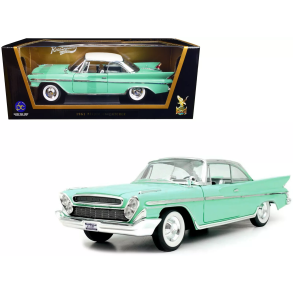 Lucky Die Cast 92738 DeSoto Adventurer Light Green/White  �rgang 1961 skala 1:18