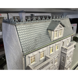 Pola HO 111 frdigsamlet byhus med pizzeria Indbygget lys Brugt Stand se billeder