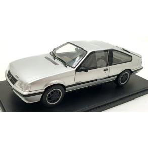 Whitebox 124156-0�Opel Monza A2 GSE - Silver �rgang 1983 skala 1:24